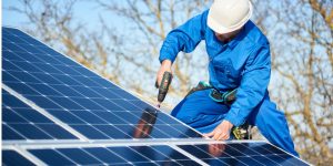 Installation Maintenance Panneaux Solaires Photovoltaïques à Lachapelle-sous-Aubenas